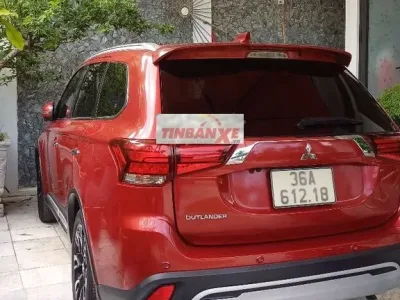 Mitsubishi Outlander SUV Đỏ