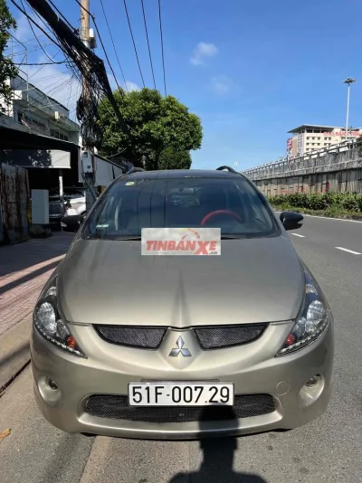 Mitsubishi Grandis 2006 Tự động Vàng cát