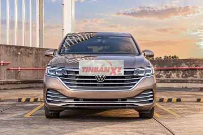 Volkswagen Viloran Luxury 2024 Vàng ánh kim