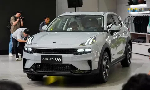 Lynk & Co 06