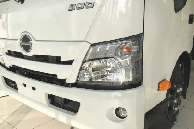 gia-xe-tai-hino-xzu-720-tinbanxe-2.png