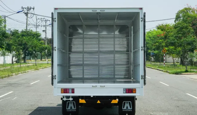 gia-xe-tai-isuzu-vinh-phat-nk650-tinbanxe-3.png