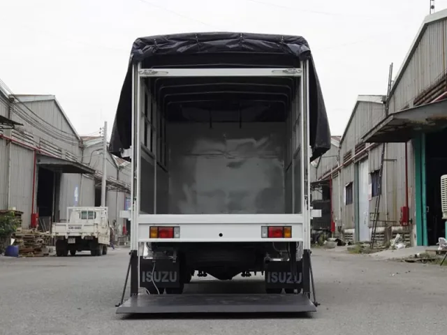 gia-xe-xe-tai-isuzu-qkr230-tinbanxe-3.png