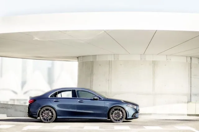 gia-xe-mercedes-amg-a35-4matic-tinbanxe-4-tinbanxe.png