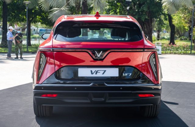 duoi-xe-vinfast-vf7.png
