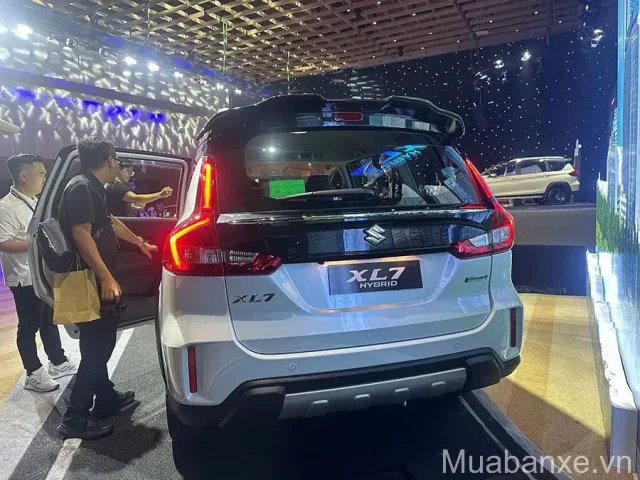 duoi-xe-suzuki-xl7-tinbanxe-vn.png