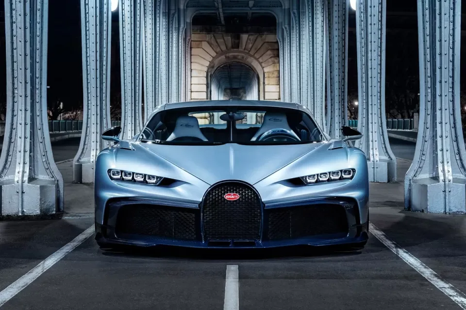 Cận cảnh siêu phẩm Bugatti Chiron Profilée có giá 11 triệu...
