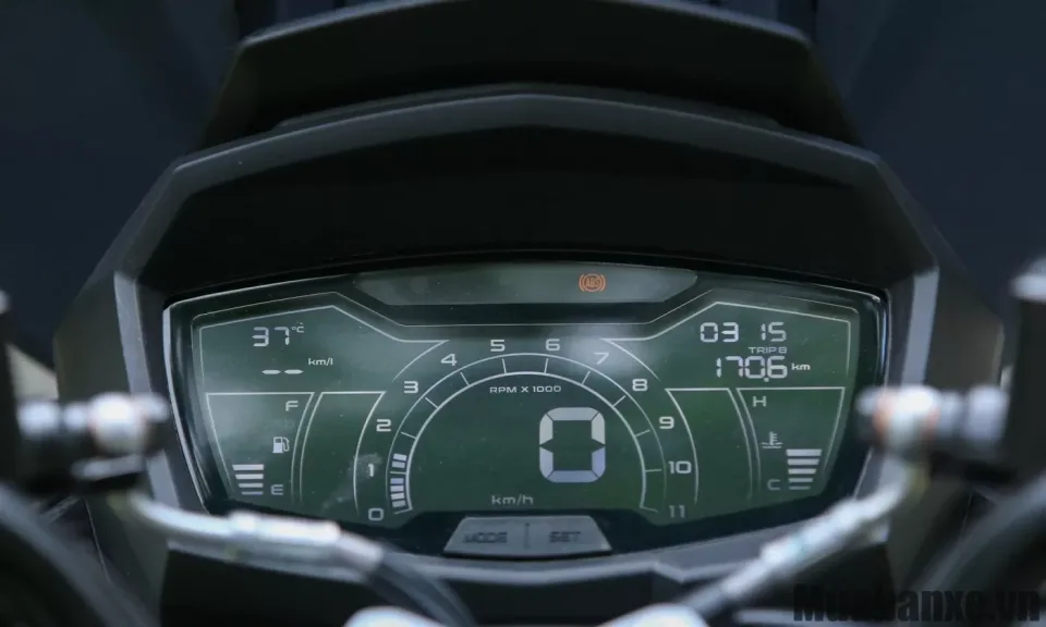 man hinh tren xe aprilia sr gt 200