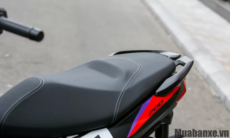 yen xe aprilia sr gt 200