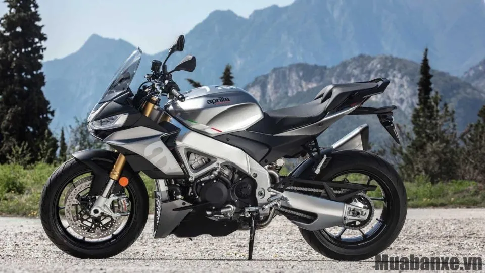 than xe aprilia tuono v4