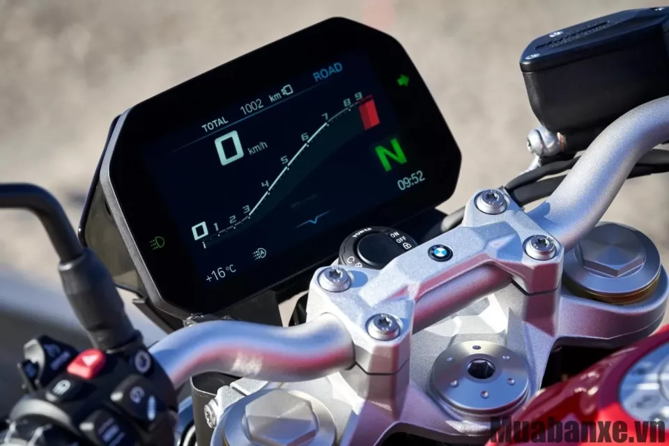 man hinh tren xe bmw motorrad f 900 r