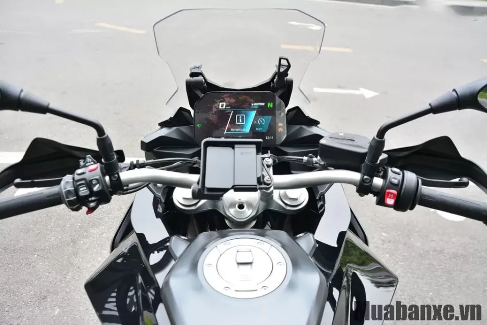 man hinh tren xe bmw motorrad f 900 xr