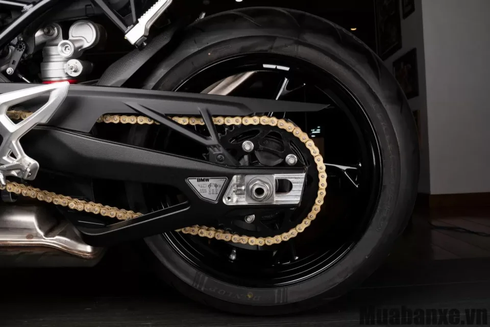 mam va lop xe bmw motorrad s 1000 r