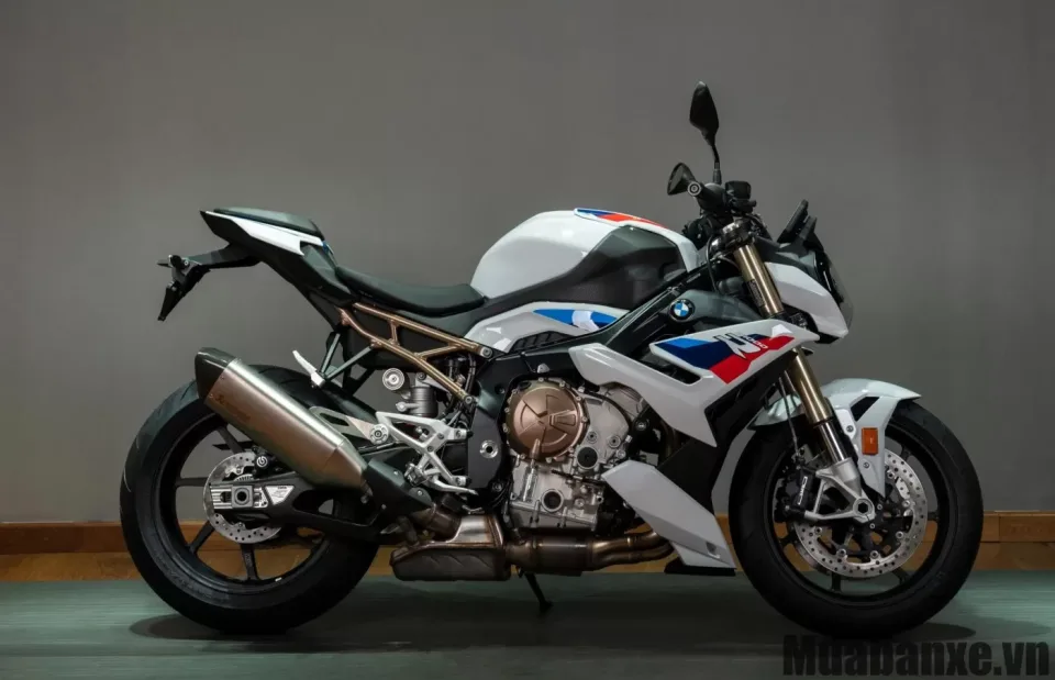 than xe bmw motorrad s 1000 r