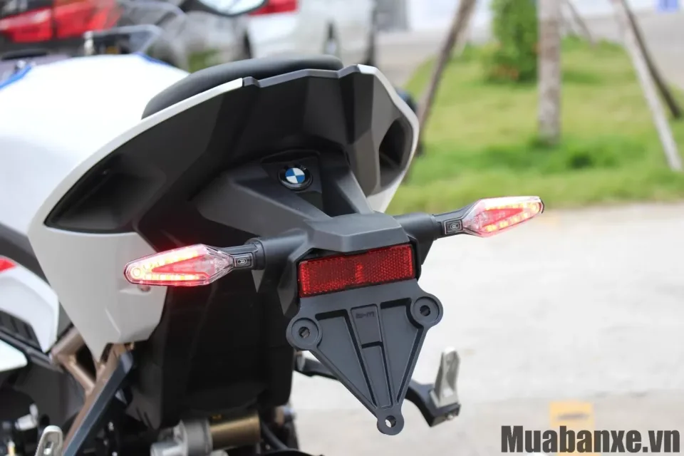 duoi xe bmw motorrad s 1000 rr