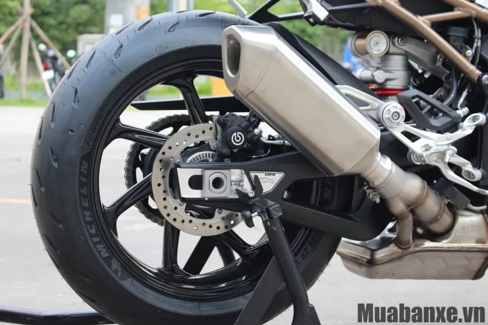 mam va lop xe bmw motorrad s 1000 rr