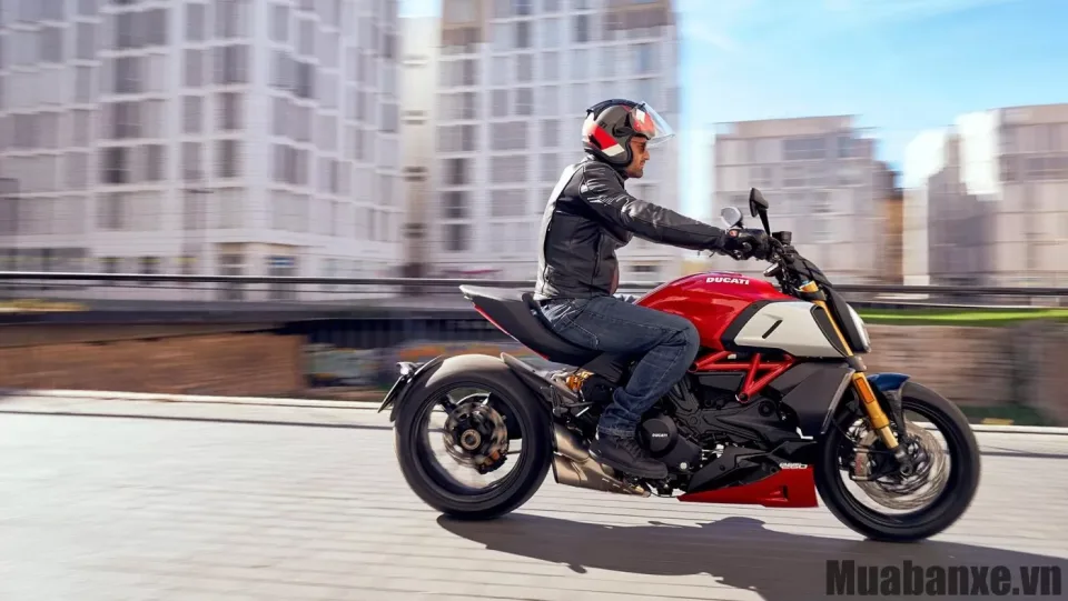 cam giac lai xe ducati diavel