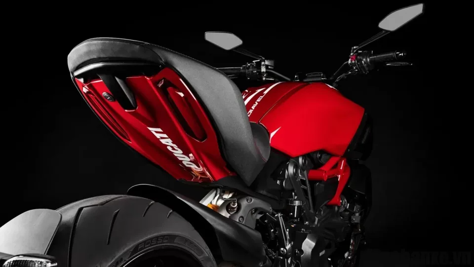 duoi xe ducati diavel