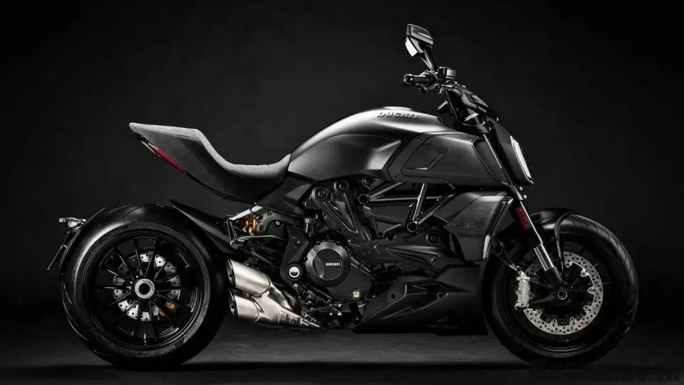 than xe ducati diavel