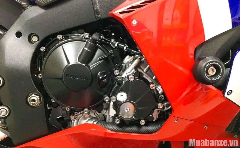 dong co xe cbr1000rr r fireblade tinbanxe vn