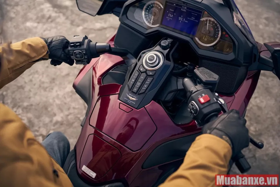 man hinh tren xe honda gold wing tinbanxe vn