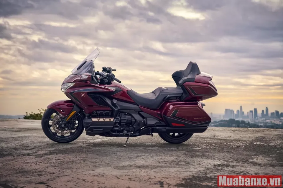 than xe honda gold wing tinbanxe vn