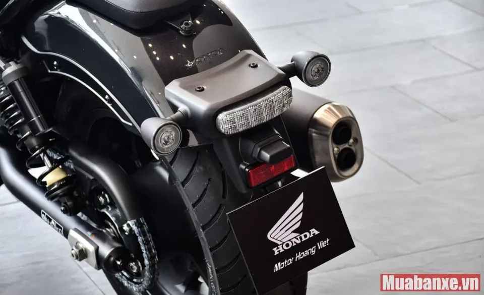 duoi xe honda rebel 1100 tinbanxe vn