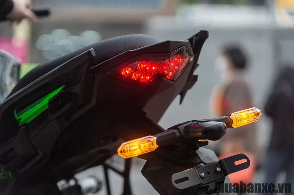 duoi xe kawasaki versys 650