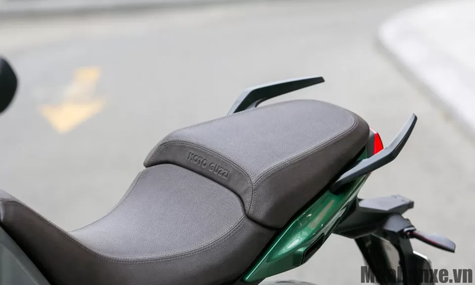 yen xe moto guzzi v100 mandello