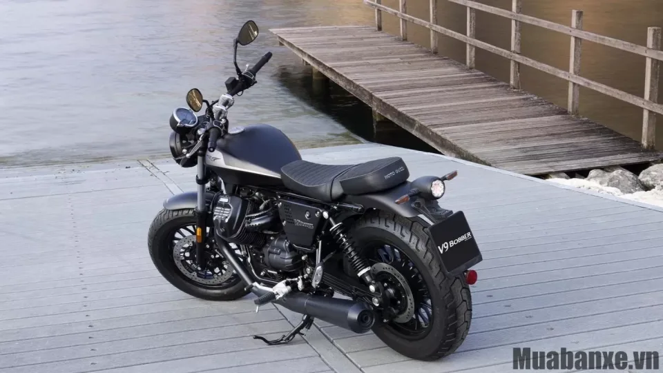 duoi xe moto guzzi v9