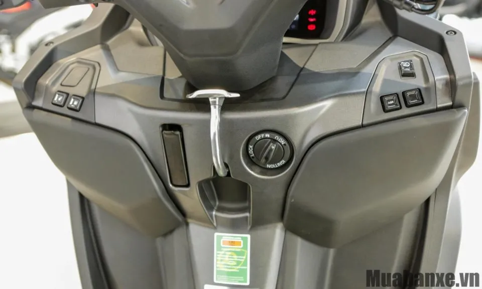 tien ich tren xe piaggio mp3