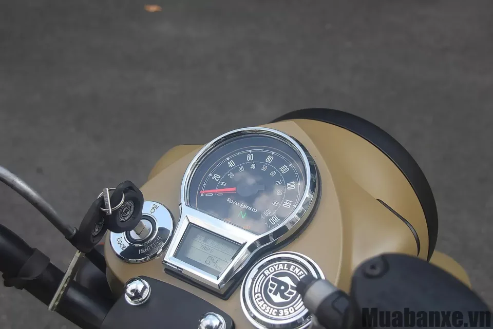 dong ho tren xe royal enfield classic 350