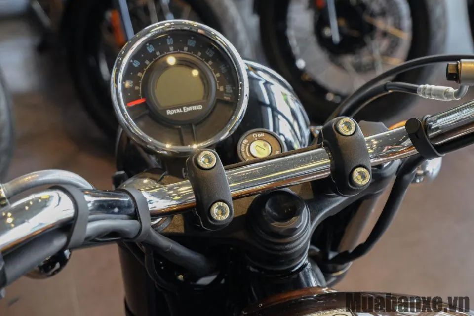 dong ho tren xe royal enfield meteor