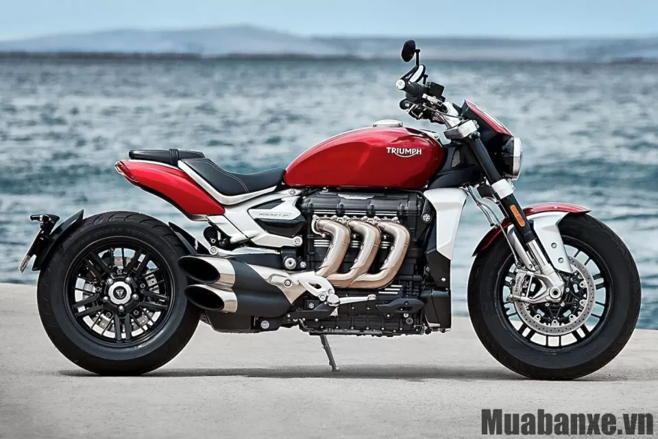 than xe triumph rocket 3 r