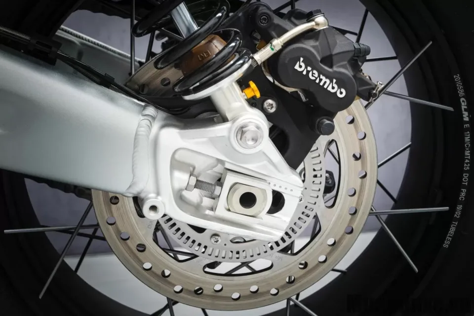 phanh xe triumph scrambler 1200