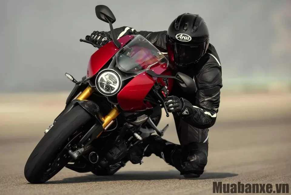 che do lai xe triumph speed triple 1200 rr
