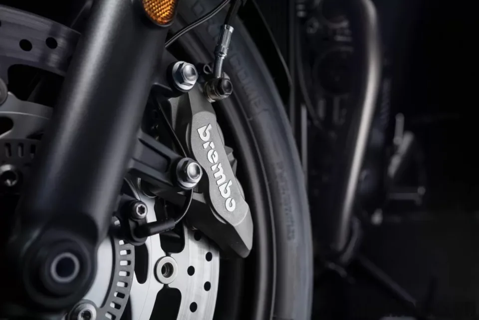 phanh xe triumph speed twin 900