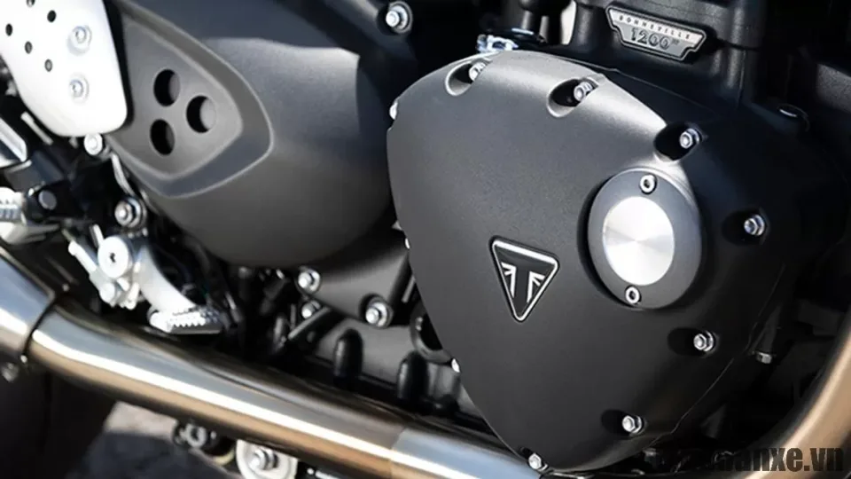 dong co xe triumph thruxton rs