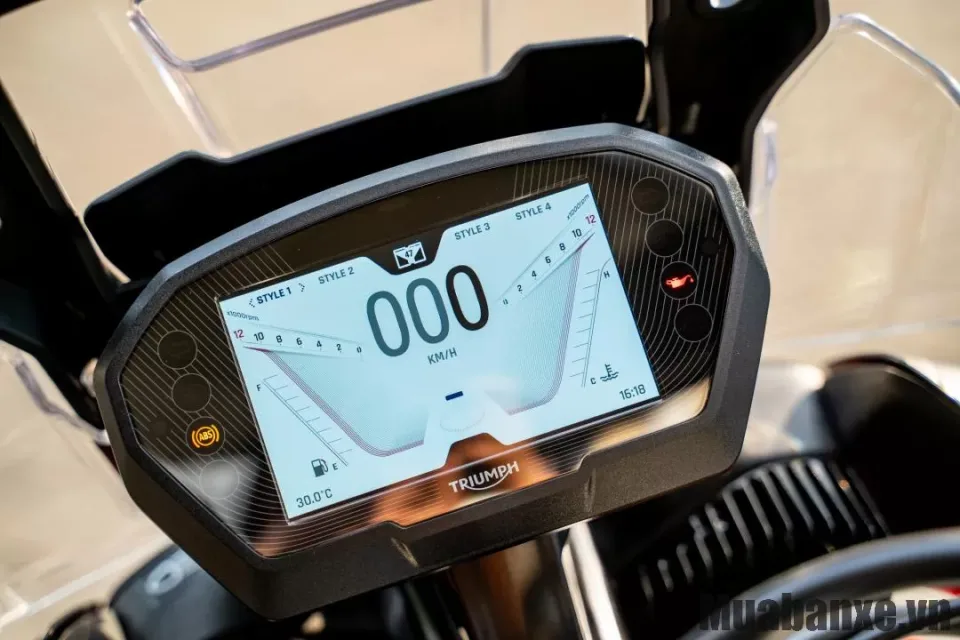 dong ho tren xe triumph tiger 850 sport