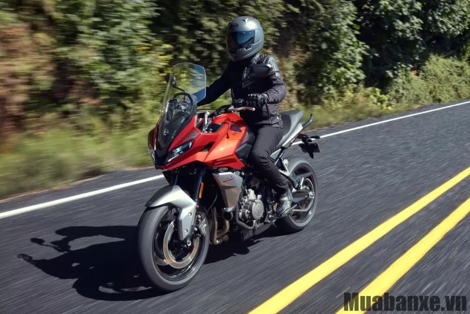 cam giac lai xe triumph tiger sport 660