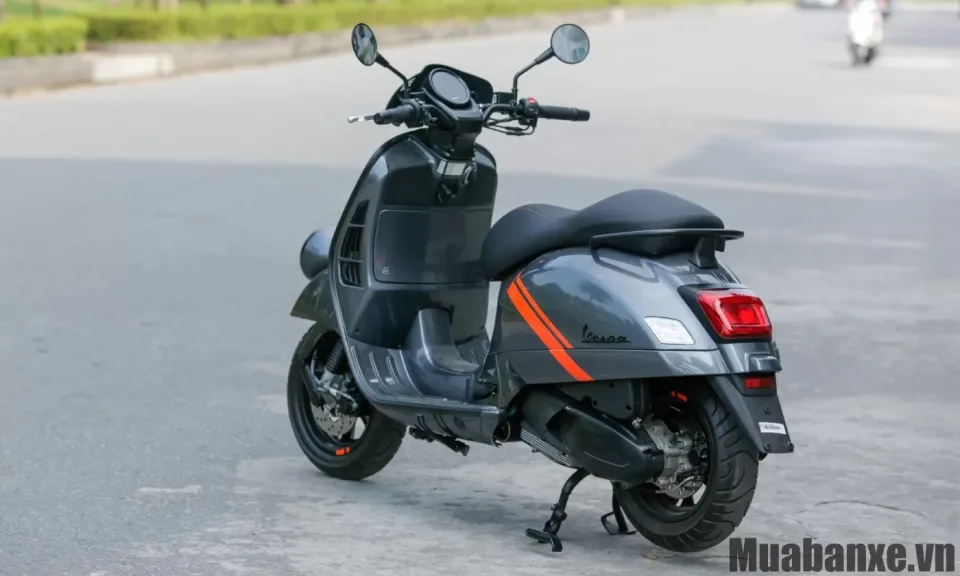 duoi xe vespa gtv