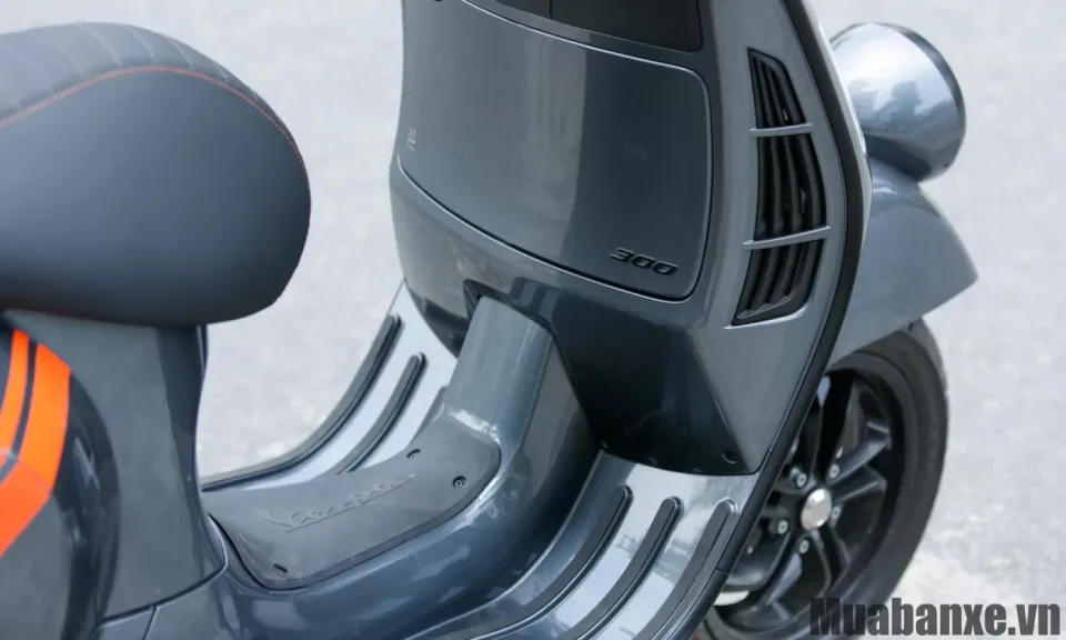 hoc chua do truoc cua xe vespa gtv