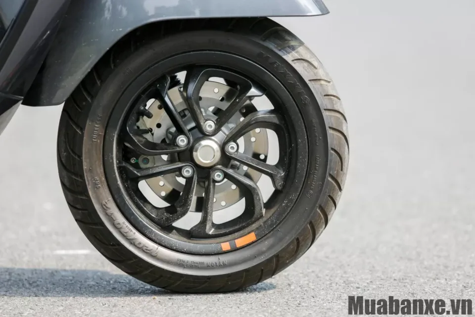 mam va lop xe vespa gtv