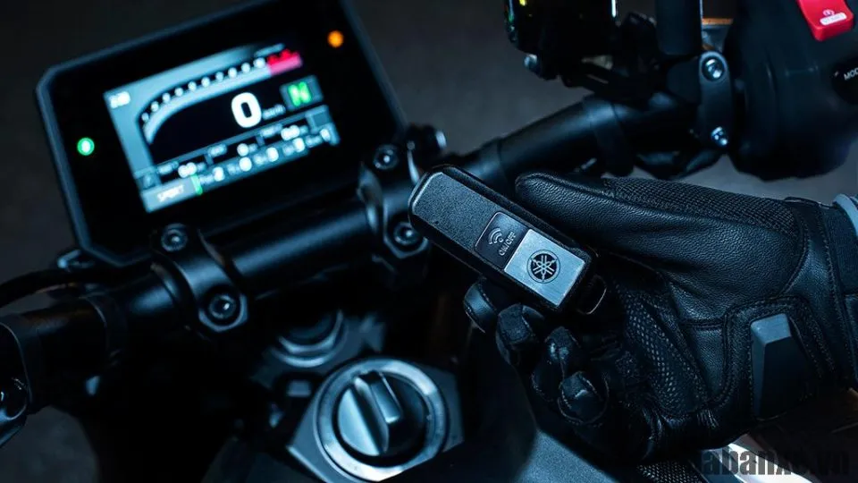 smartkey tren xe yamaha mt 09 sp