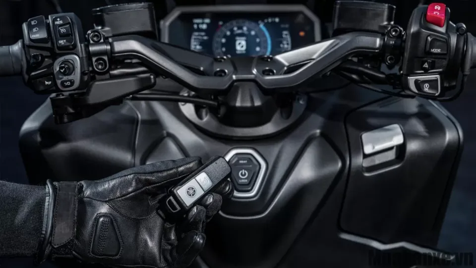 smartkey tren xe yamaha tmax