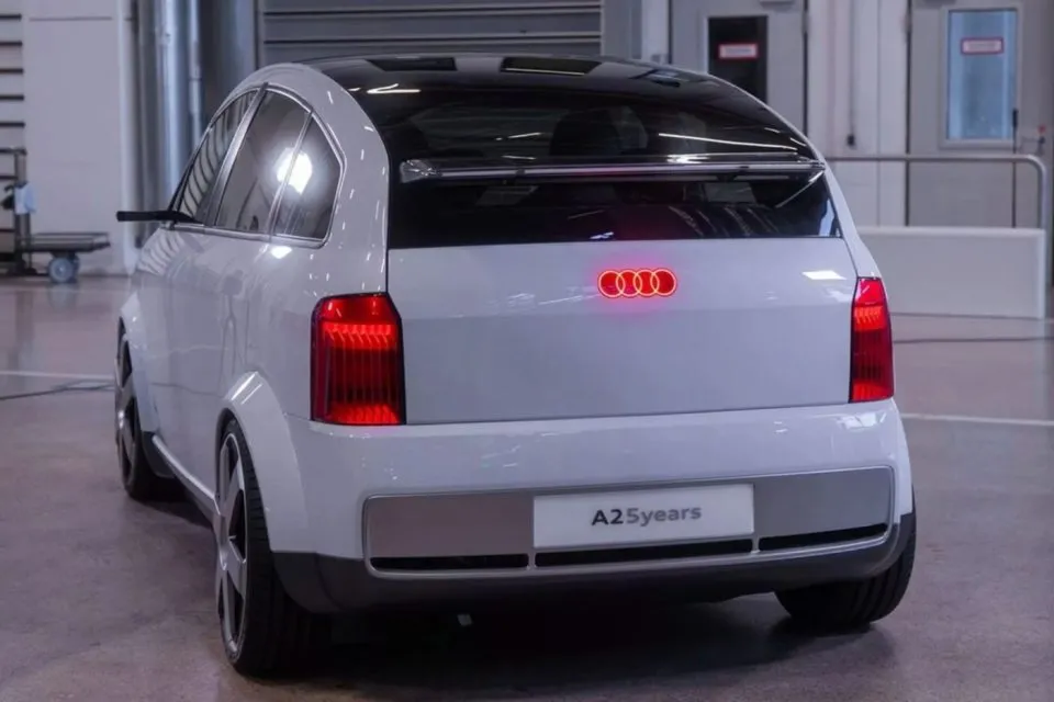 duoi xe audi a2
