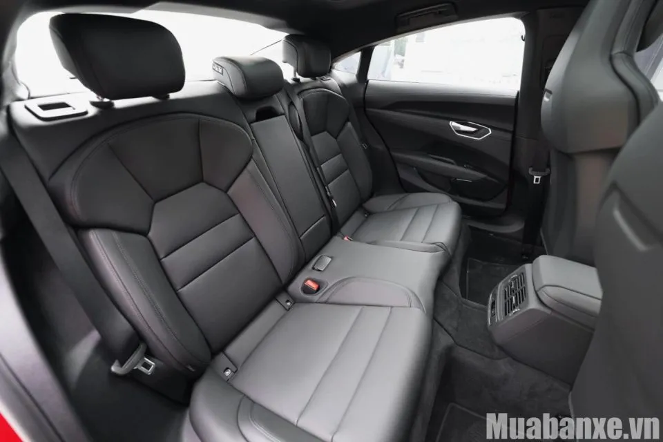 ghe ngoi tren xe audi e tron gt tinbanxe vn