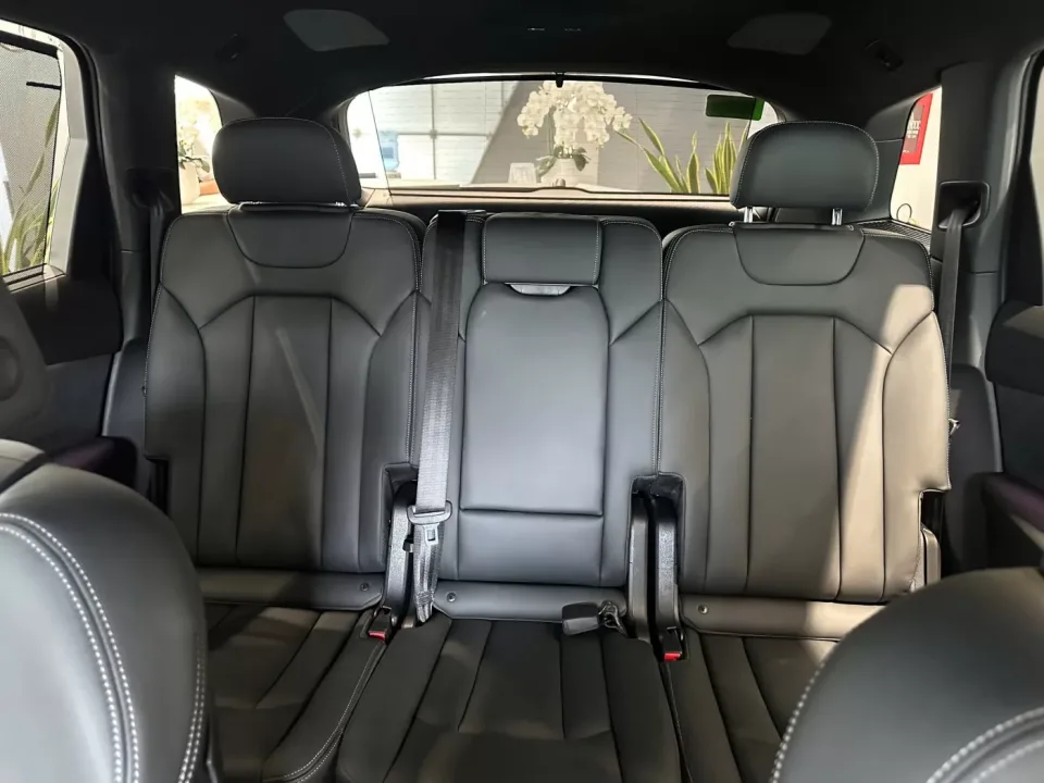 ghe hanh khach tren xe audi q7 tinbanxe vn