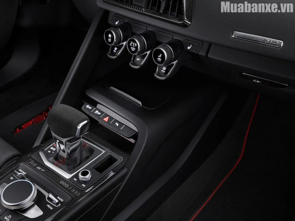 tien nghi cua xe audi r8