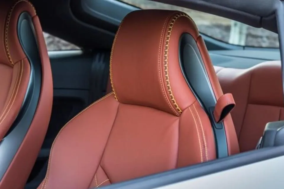 ghe ngoi tren xe audi tt